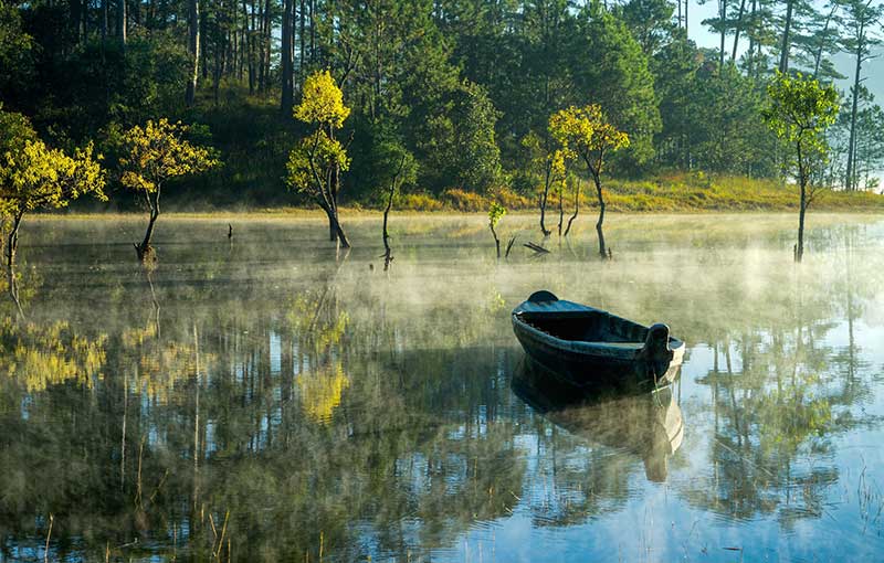 The romantic landscape of Tuyen Lam Lake