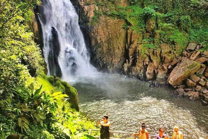 Narok Waterfall