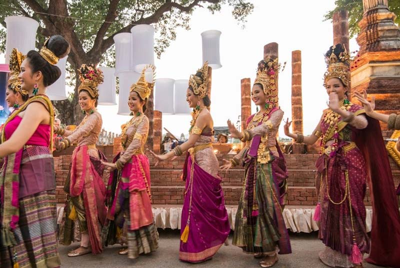 Traditional Thai Dance Loy Krathong Festival