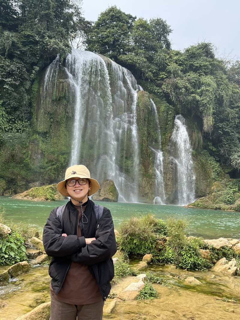 This is a small waterfall belonging to Ban Gioc waterfall on the Vietnam side.
