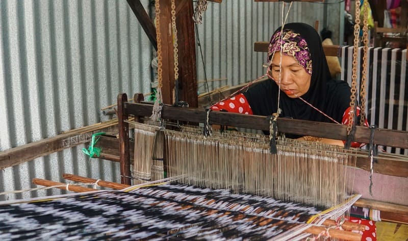 Cham ethnic groups and their typical weaving work