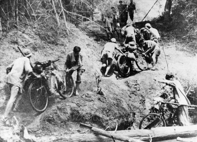 The transport route was too rough and had to be transported by bicycle
