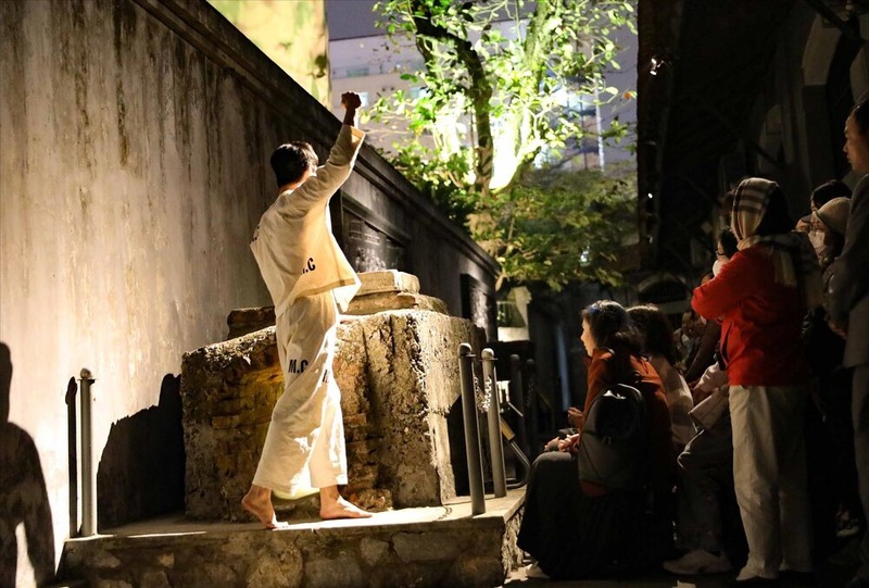 Scenes reenacted in the Sacred Night night tour with steadfast revolutionary soldiers in prison