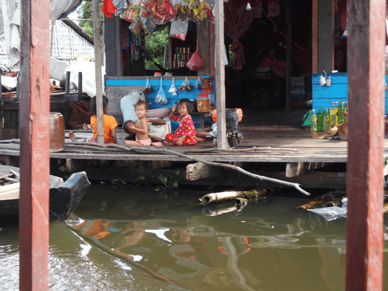 The floating village of Mechrey