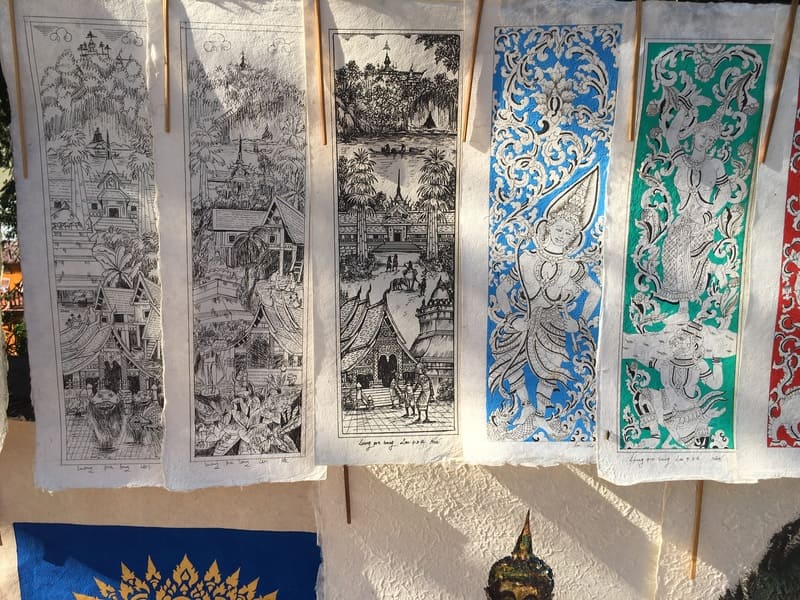 Very beautiful, these paintings on traditional paper!