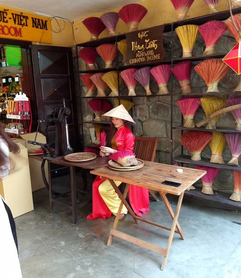 ao dai in hue