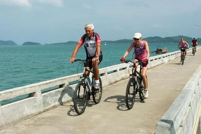 Take a bike ride in Koh Samui