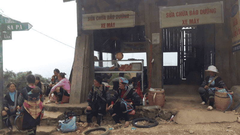 Life here lacks facilities, and the locals are poor. 