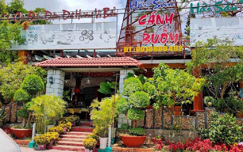 Con Dao restaurants 