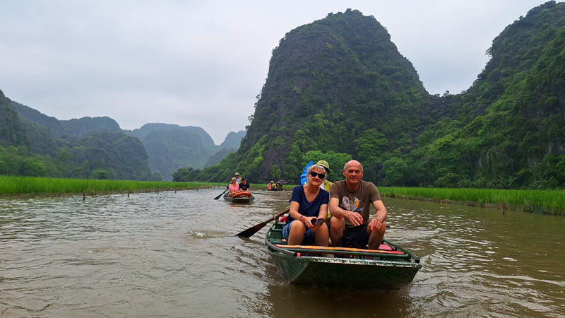 explore tam coc vietnam