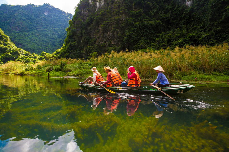 tam coc boat riding