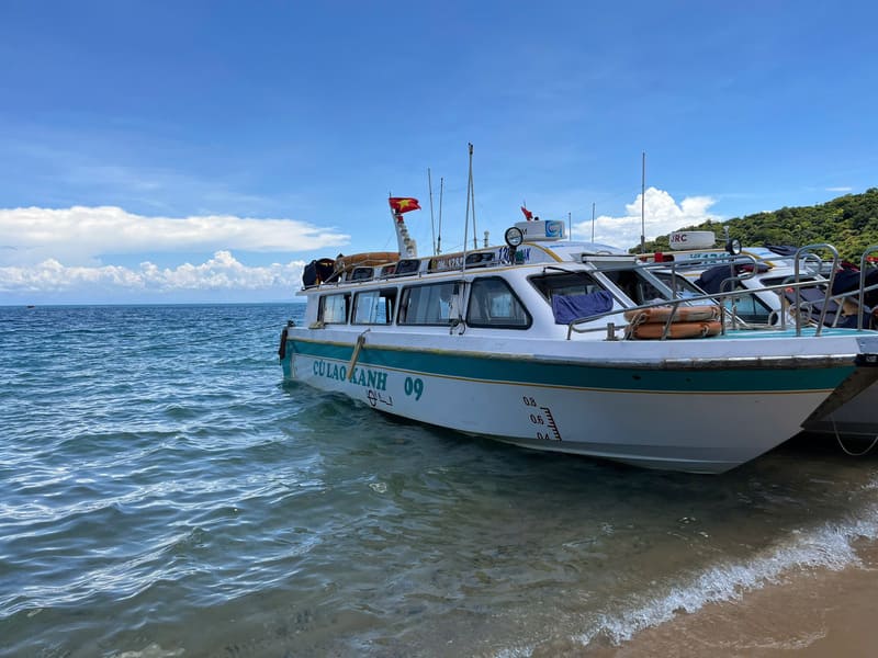Speedboat 