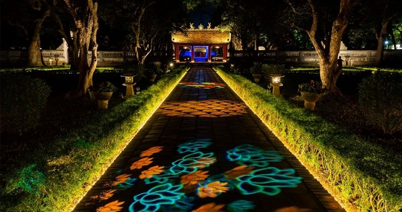 3D Light Show - Fusion of techniques and animations.