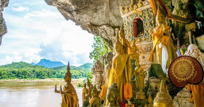 pak ou cave in laos