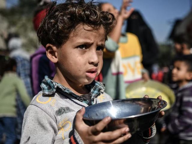 Children begging in refugee camps