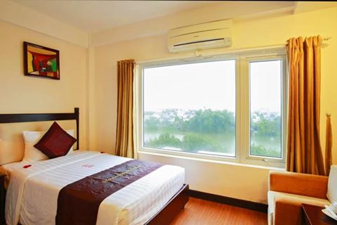 Serene Shining Hotel