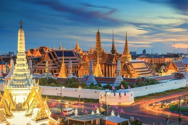 Where tradition meets modernity: Bangkoks captivating cityscape