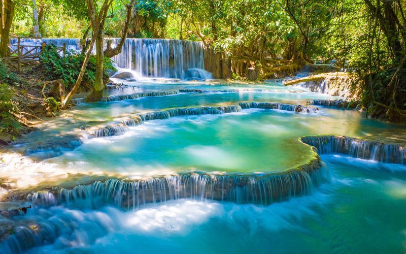Kuang Si Falls, an impressive natural paradise with turquoise waters