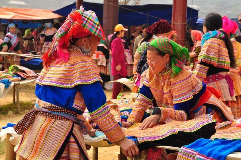 Bac Has lively market: where colors tell stories.
