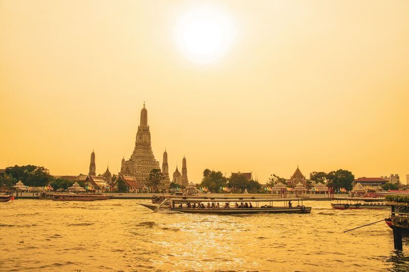 Thailands capital in a single frame: The beauty of Bangkok.